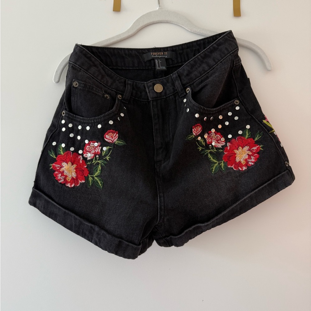 Forever 21 Black Floral Embroidered Women's Denim Shorts